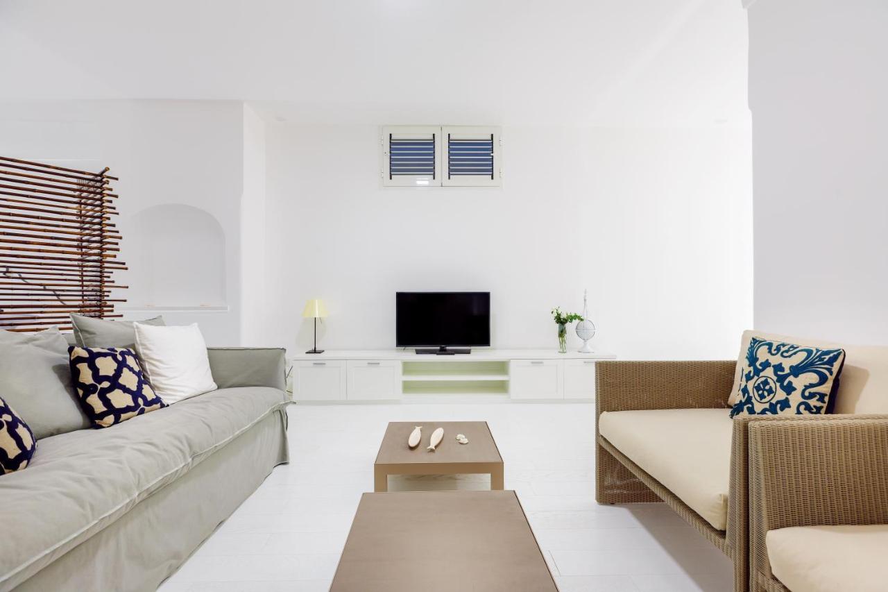 White Stylish Apartment 3 วีโกเอเกวนเซ ภายนอก รูปภาพ
