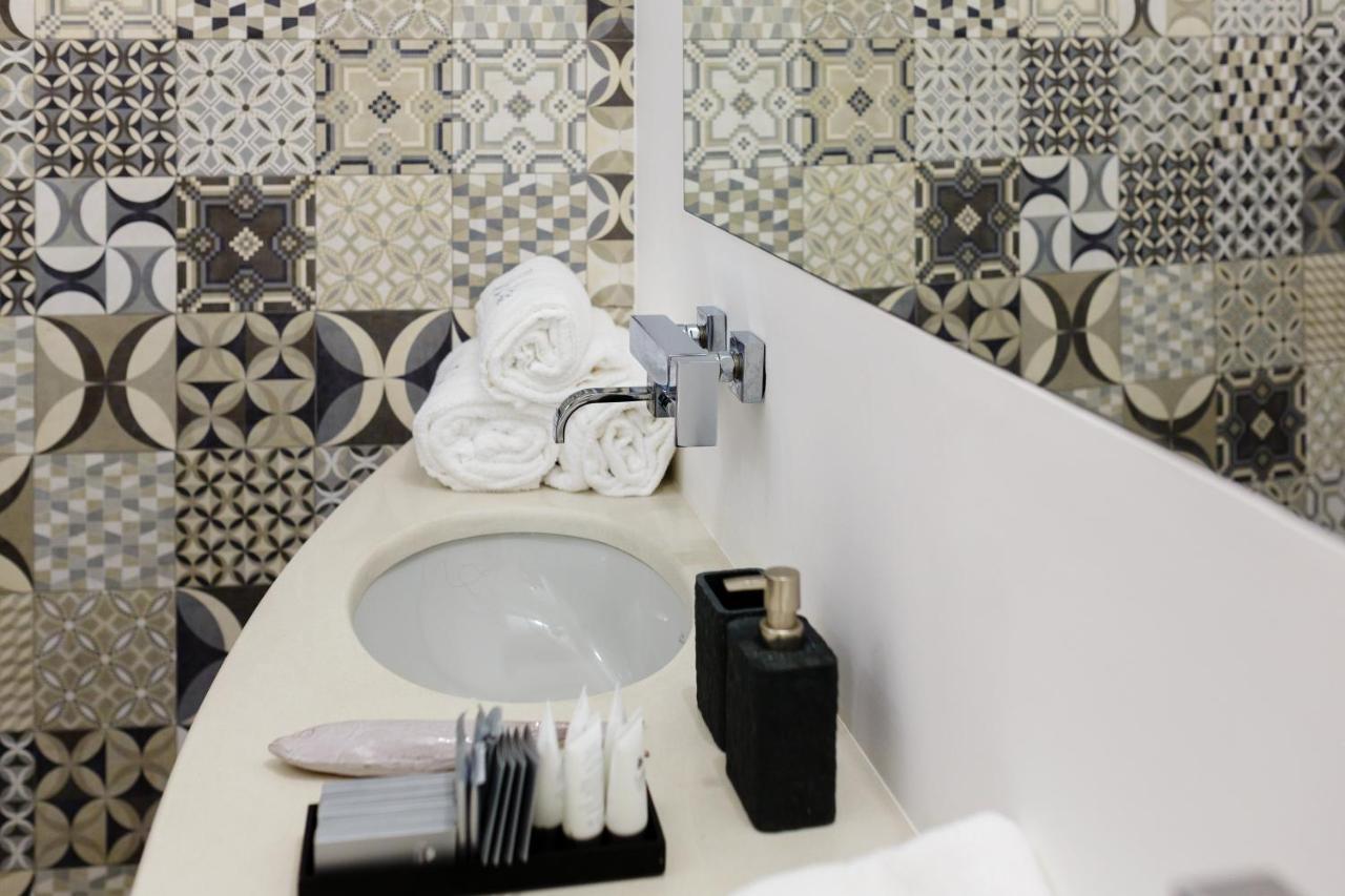 White Stylish Apartment 3 วีโกเอเกวนเซ ภายนอก รูปภาพ