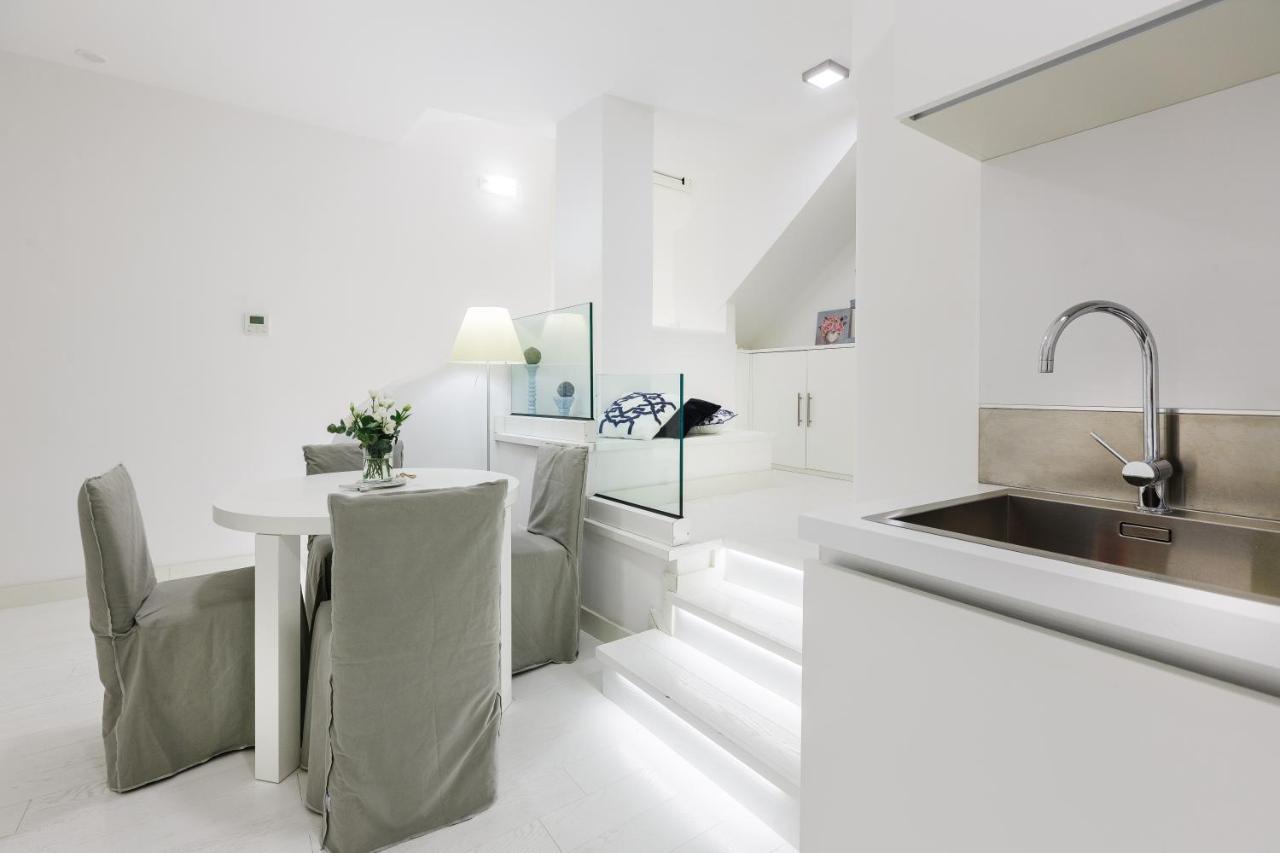 White Stylish Apartment 3 วีโกเอเกวนเซ ภายนอก รูปภาพ