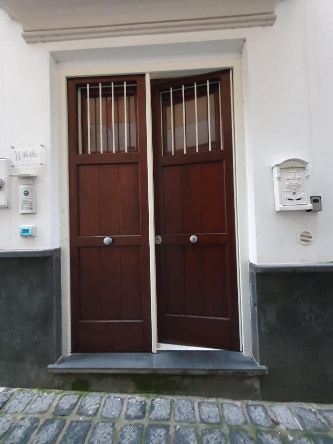 White Stylish Apartment 3 วีโกเอเกวนเซ ภายนอก รูปภาพ